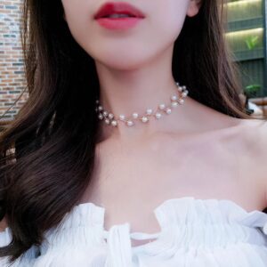 Pearl choker