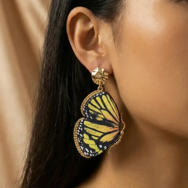 Elegant drop earrings from Passionate Bangladesh, lightweight dangle design for women and girls, perfect for parties and special occasions. Try our different designs like butterfly earrings, long chain earrings, heart shape earrings and stone earrings.