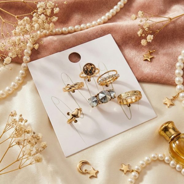 Budget‑friendly finger rings from Passionate Bangladesh with multiple stylish everyday options, charming silver and golden rings neatly designed for Passionate girls only.