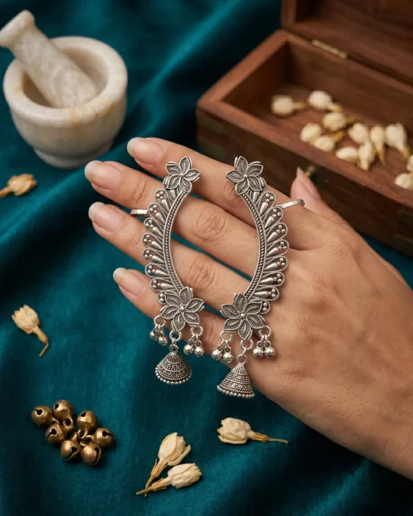 Shop ear cuffs, earrings, necklaces, finger rings, bags, beauty essentials at Passionate Bangladesh. Trendy, budget-friendly, and ready to gift.