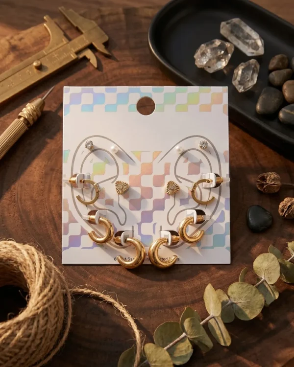 Shop ear cuffs, earrings, necklaces, finger rings, bags, beauty essentials at Passionate Bangladesh. Trendy, budget-friendly, and ready to gift.