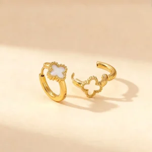 Golden earrings of 1 cm, trendy and stylish golden earrings for women and girls.