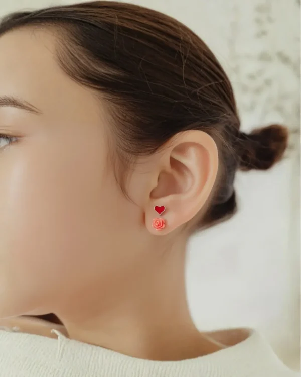 Trendy stud earrings for girls and women, simple everyday designs and sparkly studs from Passionate Bangladesh for party looks. https://passionatebangladesh.com/